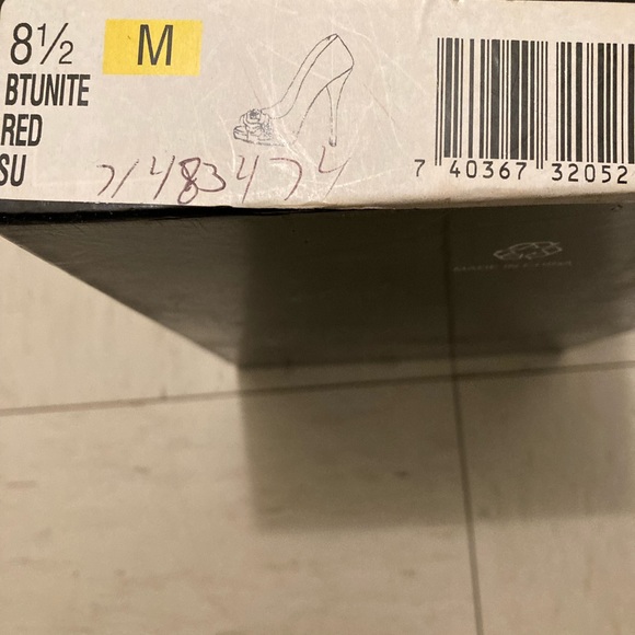 Suede Pumps - Picture 4 of 4